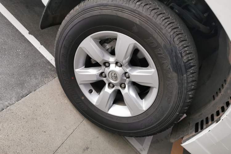 Used Toyota Prado 2016 2.7L Automatic Luxury Edition Right Front Wheel Hub