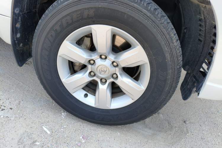 Used Toyota Prado  Right Front Wheel Hub