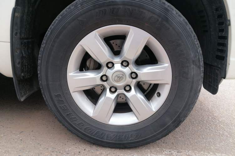 Used Toyota Prado 2016 2.7L Automatic Luxury Edition Right Front Wheel Hub