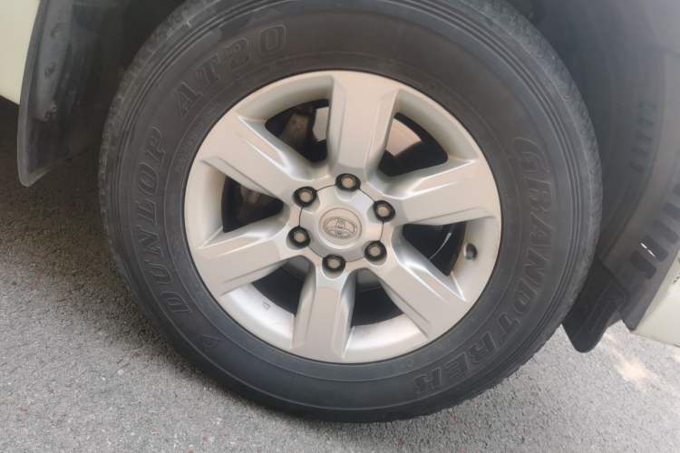 Used Toyota Prado 2016 2.7L Automatic Standard Edition Right Front Wheel Hub