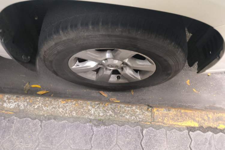 Used Toyota Prado 2016 3.5L Automatic TX-L Right Front Wheel Hub