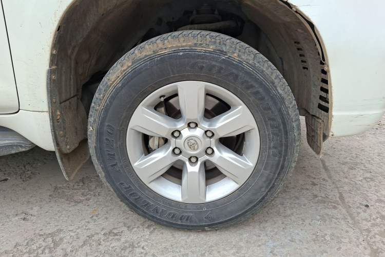 Used Toyota Prado 2016 2.7L Automatic Luxury Edition Right Front Wheel Hub