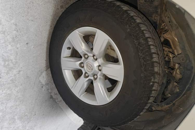 Used Toyota Prado 2016 2.7L Automatic Luxury Edition Right Front Wheel Hub