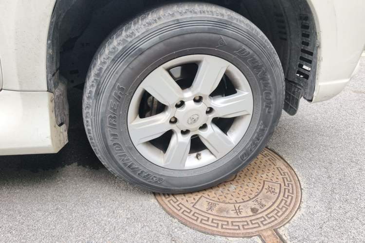 Used Toyota Prado  Right Front Wheel Hub