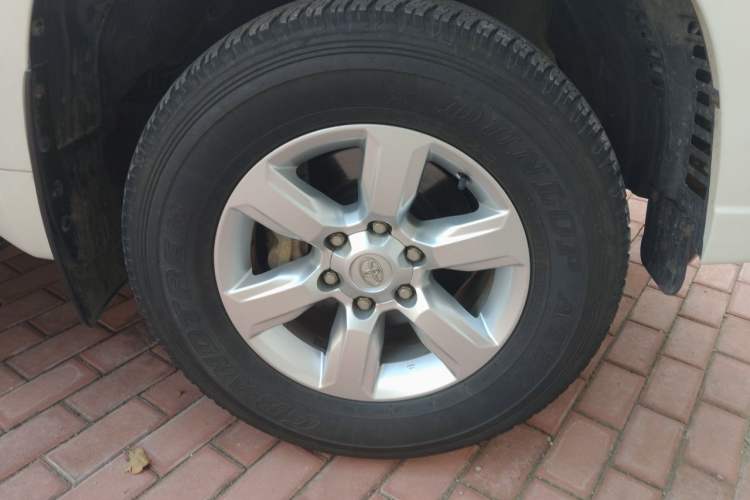 Used Toyota Prado 2016 2.7L Automatic Luxury Edition Right Front Wheel Hub