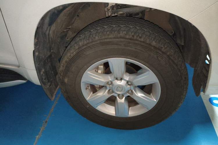 Used Toyota Prado 2016 3.5L Automatic TX-L Right Front Wheel Hub