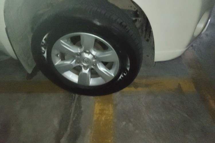 Used Toyota Prado 2016 2.7L Automatic Standard Edition Right Front Wheel Hub