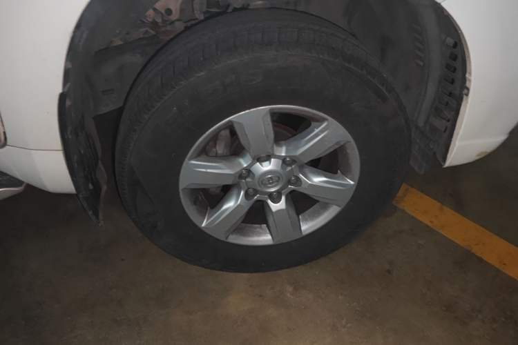 Used Toyota Prado 2016 2.7L Automatic Standard Edition Right Front Wheel Hub