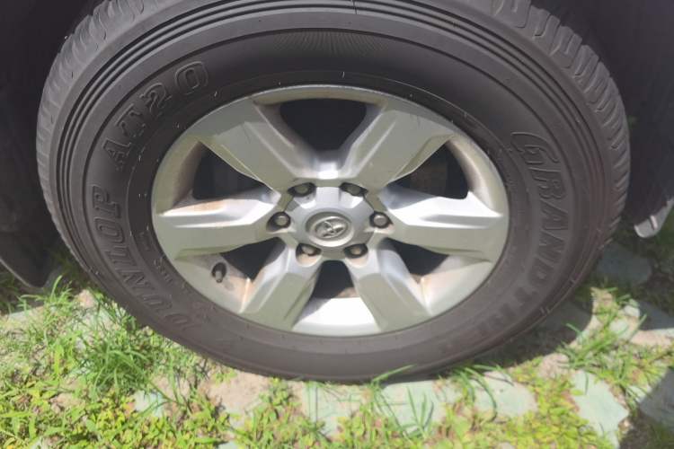 Used Toyota Prado 2016 2.7L Automatic Standard Edition Right Front Wheel Hub