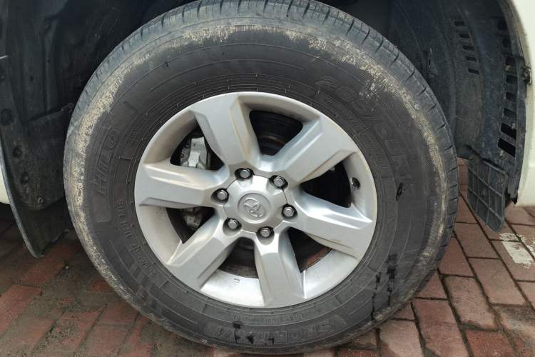Used Toyota Prado 2016 2.7L Automatic Standard Edition Right Front Wheel Hub
