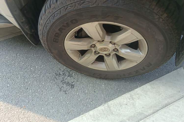 Used Toyota Prado 2016 2.7L Automatic Luxury Edition Right Front Wheel Hub