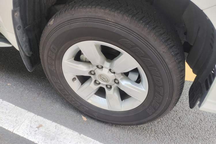 Used Toyota Prado 2016 3.5L Automatic TX-L Right Front Wheel Hub
