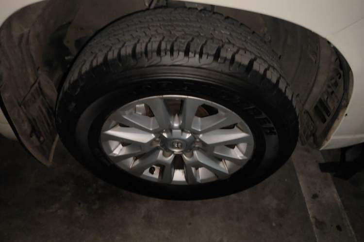 Used Toyota Prado 2016 3.5L Automatic VX NAVI Right Front Wheel Hub