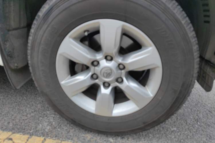 Used Toyota Prado 2016 3.5L Automatic TX-L Right Front Wheel Hub