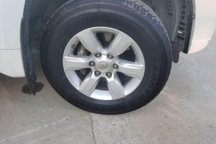 Used Toyota Prado 2016 3.5L Automatic TX-L NAVI Right Front Wheel Hub
