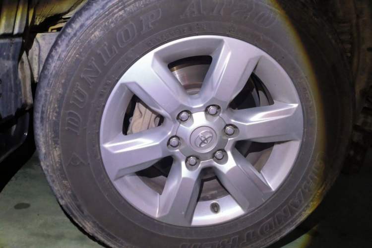 Used Toyota Prado 2016 2.7L Automatic Luxury Edition Right Front Wheel Hub
