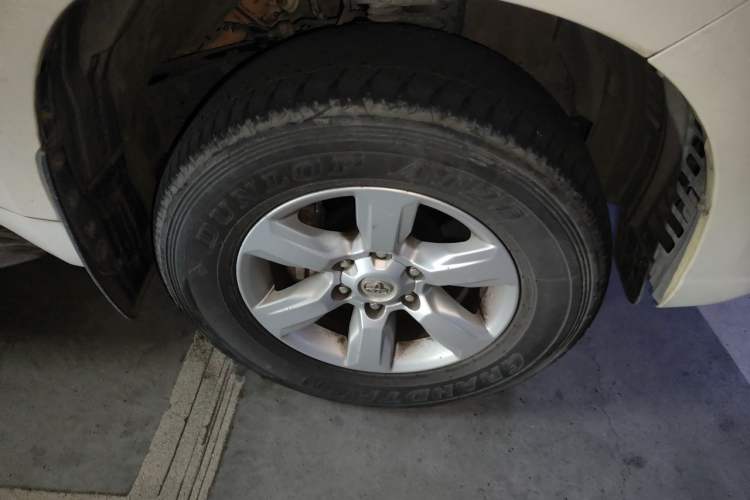 Used Toyota Prado 2016 2.7L Automatic Standard Edition Right Front Wheel Hub