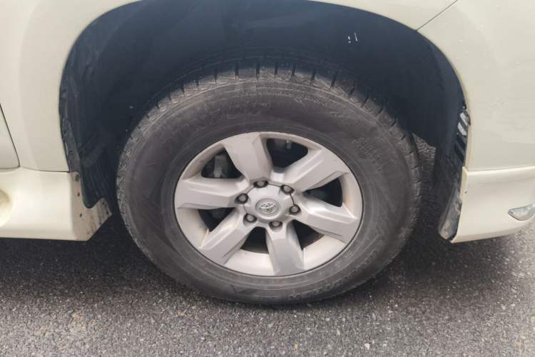 Used Toyota Prado 2016 2700 TX 7-Seater Middle East Version Right Front Wheel Hub