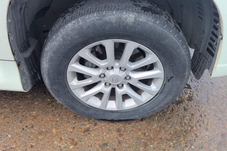 Used Toyota Prado 2016 2.7L Automatic Standard Edition Right Front Wheel Hub
