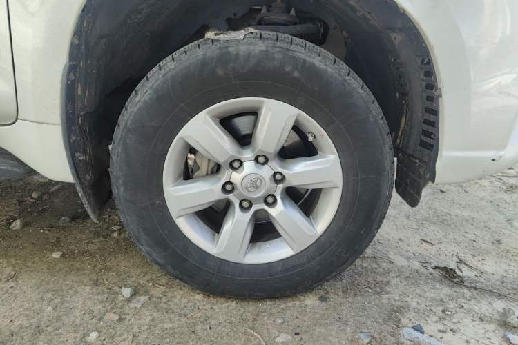 Used Toyota Prado 2016 2.7L Automatic Standard Edition Right Front Wheel Hub