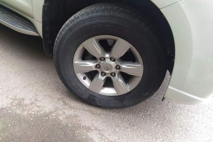 Used Toyota Prado 2016 3.5L Automatic TX-L Right Front Wheel Hub