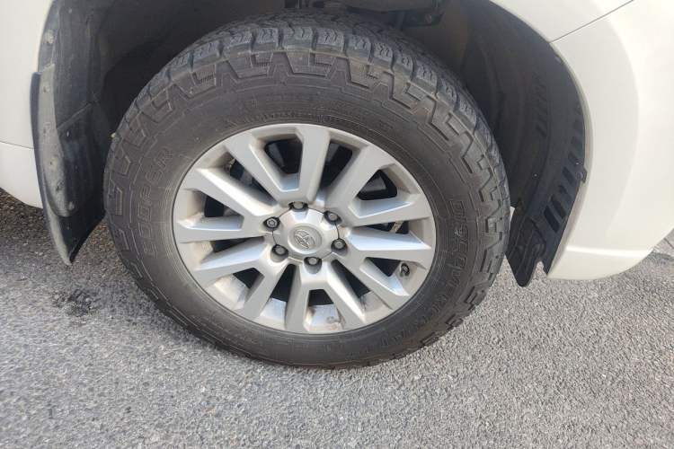 Used Toyota Prado 2016 3.5L Automatic VX NAVI Right Front Wheel Hub
