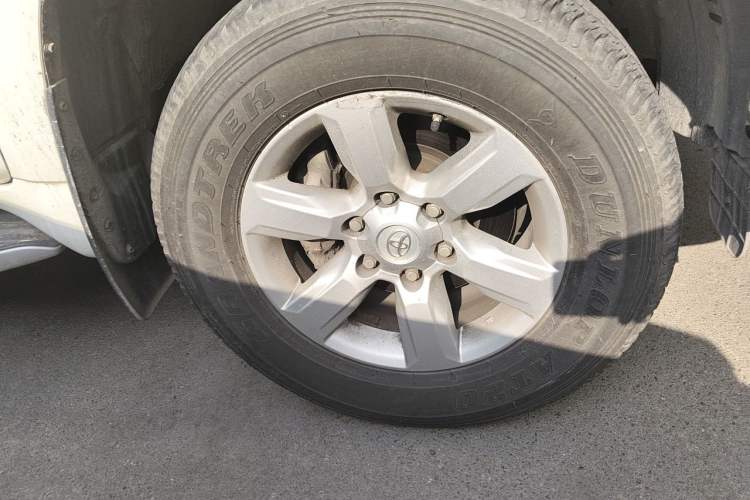 Used Toyota Prado 2016 3.5L Automatic TX-L NAVI Right Front Wheel Hub
