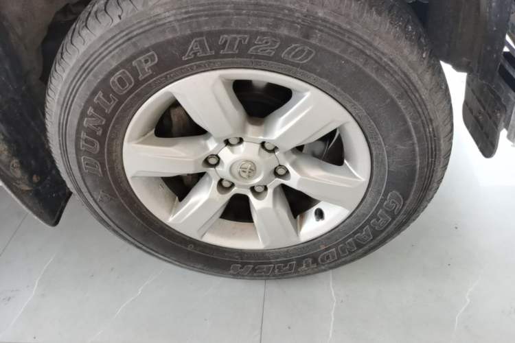 Used Toyota Prado 2016 2.7L Automatic Standard Edition Right Front Wheel Hub
