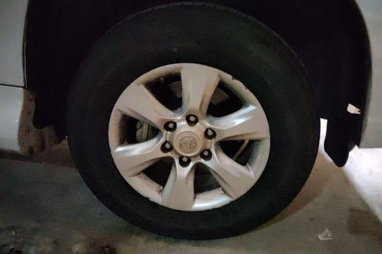 Used Toyota Prado  Right Front Wheel Hub