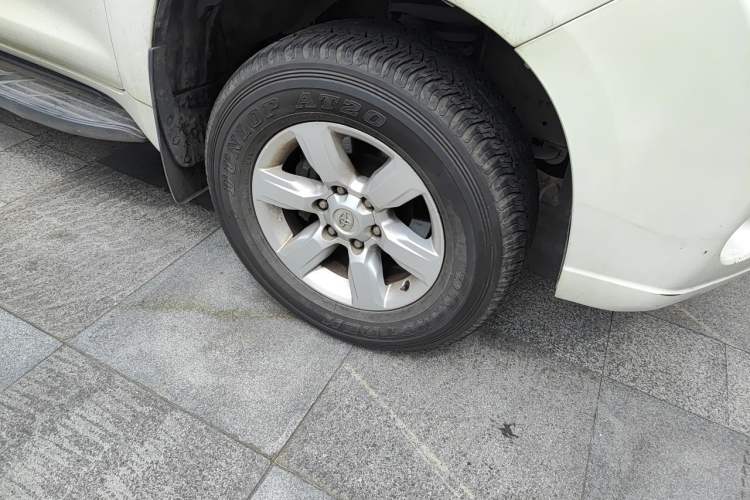 Used Toyota Prado 2016 2.7L Automatic Standard Edition Right Front Wheel Hub