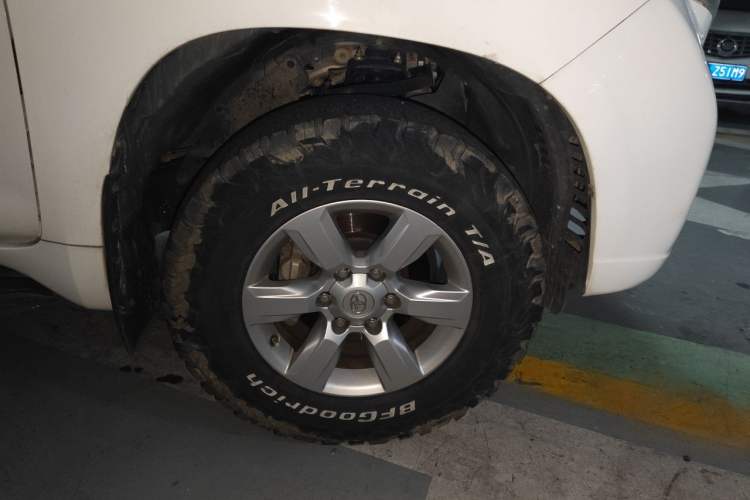 Used Toyota Prado 2016 2.7L Automatic Standard Edition Right Front Wheel Hub