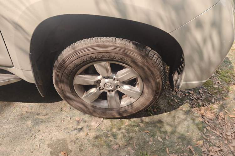 Used Toyota Prado 2016 3.5L Automatic TX-L NAVI Right Front Wheel Hub