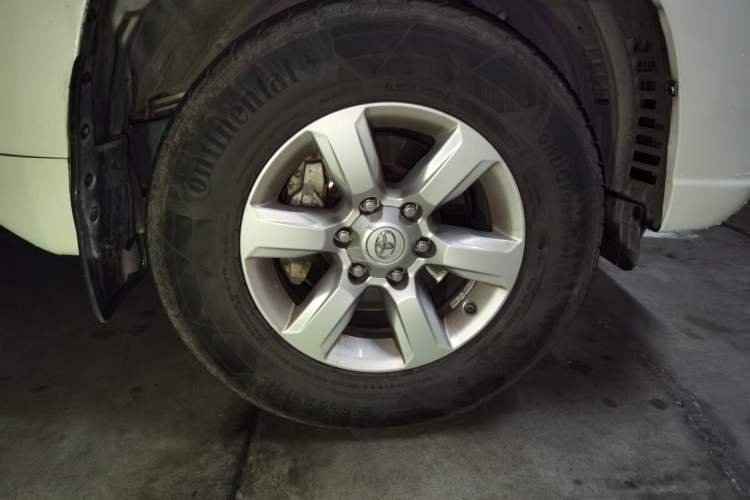 Used Toyota Prado 2016 3.5L Automatic TX-L Right Front Wheel Hub