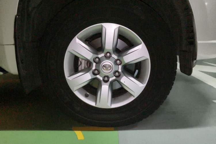 Used Toyota Prado 2016 3.5L Automatic TX-L Right Front Wheel Hub