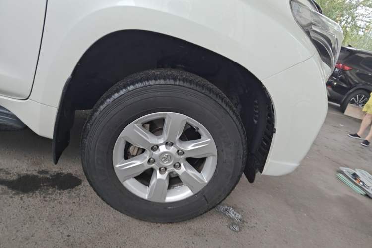 Used Toyota Prado 2016 2.7L Automatic Standard Edition Right Front Wheel Hub