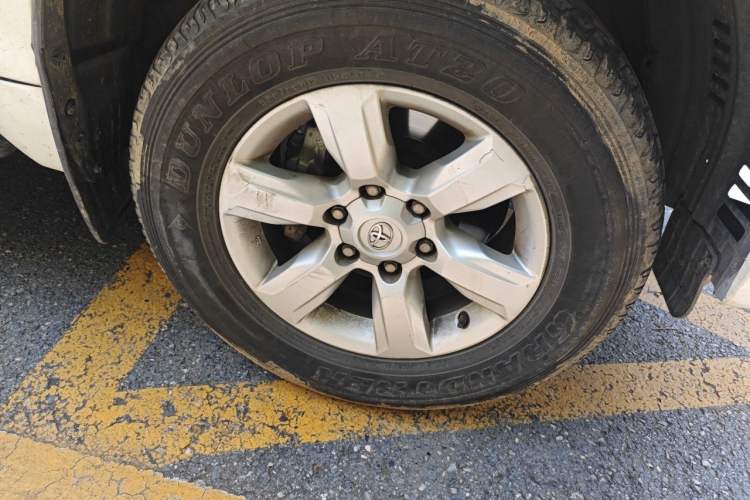 Used Toyota Prado  Right Front Wheel Hub