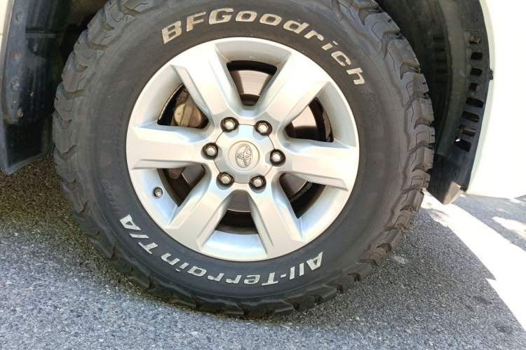 Used Toyota Prado 2016 3.5L Automatic TX-L NAVI Right Front Wheel Hub
