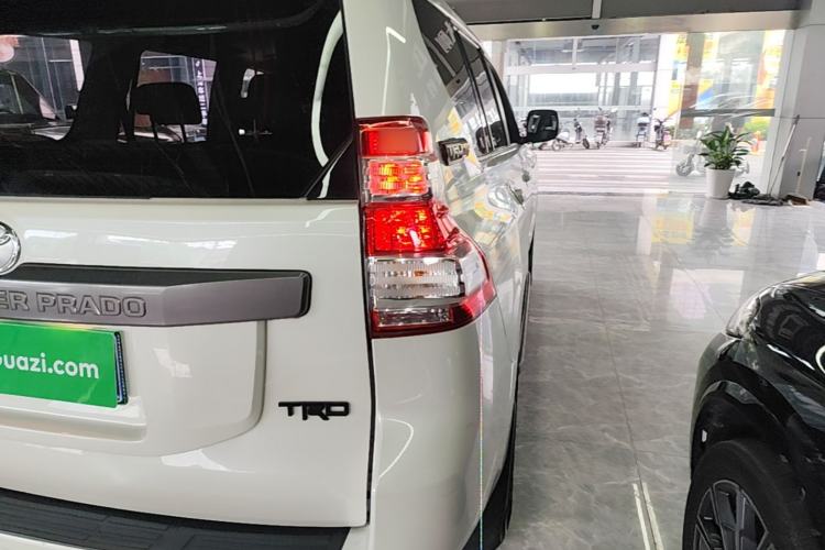 Used Toyota Prado 2016 2.7L Automatic Standard Edition Right Rear Taillight