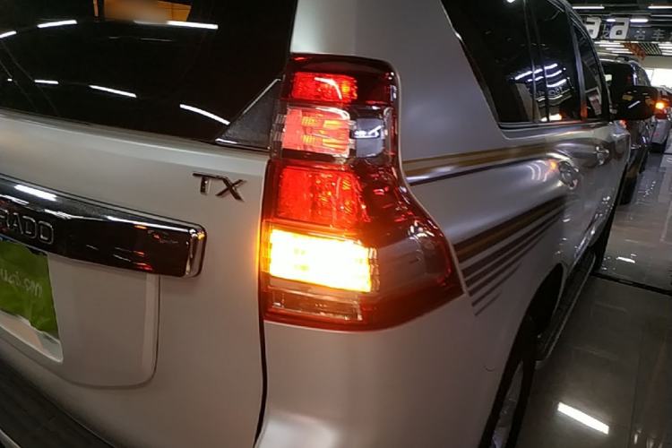 Used Toyota Prado 2016 2.7L Automatic Standard Edition Right Rear Taillight