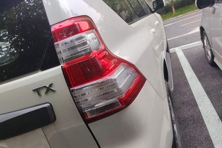 Used Toyota Prado 2016 3.5L Automatic TX-L Right Rear Taillight