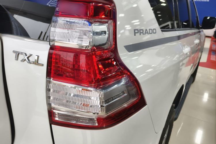 Used Toyota Prado 2016 2.7L Automatic Standard Edition Right Rear Taillight