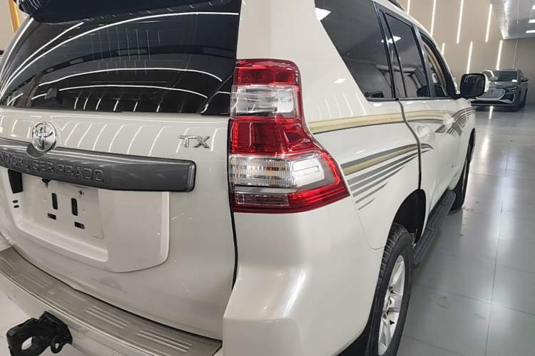 Used Toyota Prado 2016 2.7L Automatic Standard Edition Right Rear Taillight