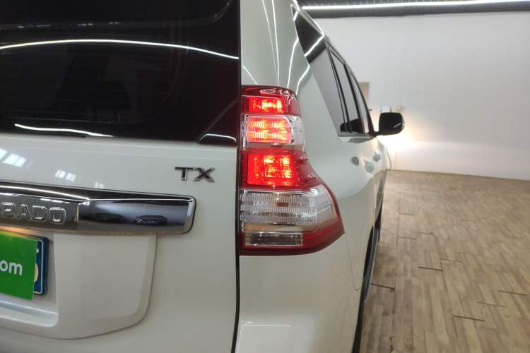 Used Toyota Prado 2016 3.5L Automatic TX-L Right Rear Taillight