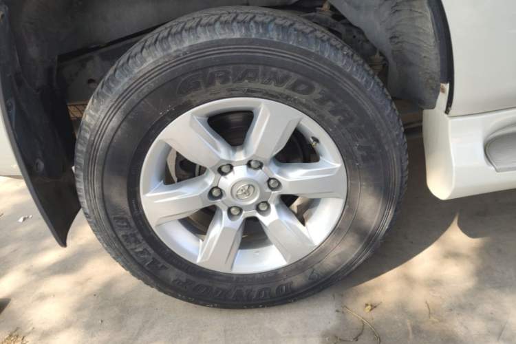 Used Toyota Prado 2016 2.7L Automatic Standard Edition Right Rear Wheel Hub