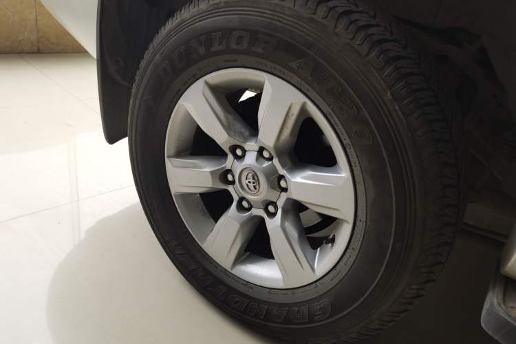 Used Toyota Prado 2016 2.7L Automatic Standard Edition Right Rear Wheel Hub