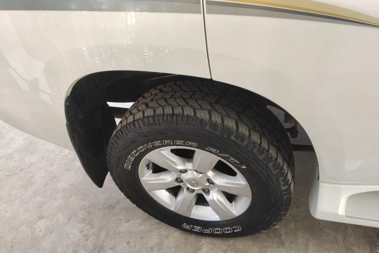 Used Toyota Prado 2016 2.7L Automatic Standard Edition Right Rear Wheel Hub