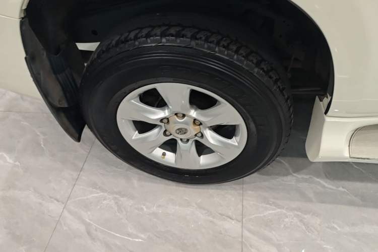Used Toyota Prado 2016 2700 TX 7-Seater Middle East Version Right Rear Wheel Hub