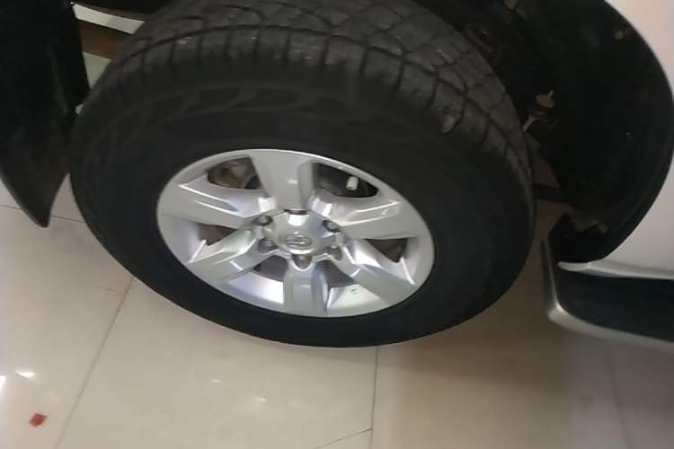 Used Toyota Prado 2016 2.7L Automatic Standard Edition Right Rear Wheel Hub