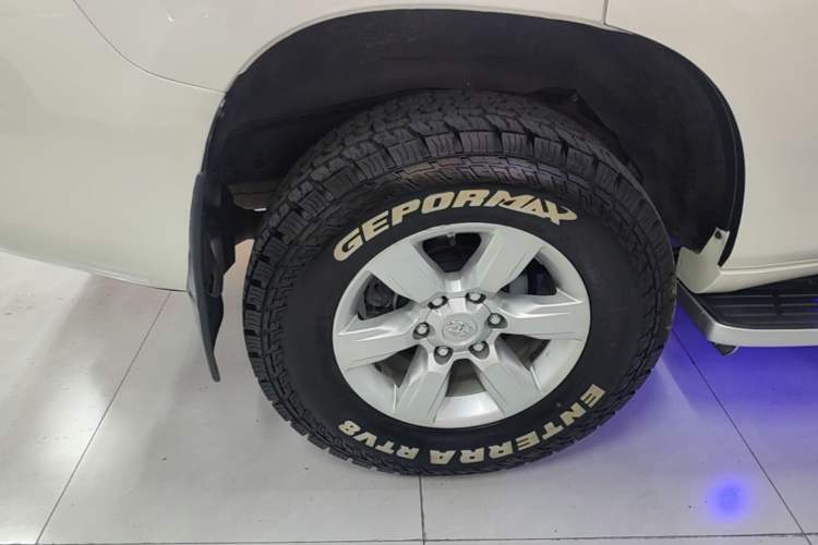 Used Toyota Prado 2016 3.5L Automatic TX-L Right Rear Wheel Hub