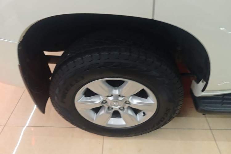 Used Toyota Prado 2016 2.7L Automatic Luxury Edition Right Rear Wheel Hub